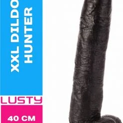Top 10 🤩 Lusty XXL Dildo Hunter - 40 Cm X 6.5 Cm - Extreem Grote Dildo - Met Balzak En Zuignap - Mega Dildo - Anaal Dildo - Sex Toy - Seksspeeltjes 😉